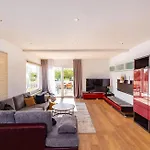 Maslina Villa *